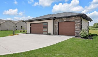 2021 Fairway Dr, Auburn, IN 46706
