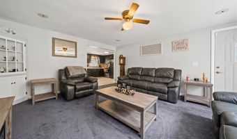 26 City View Pkwy, Johnston, RI 02919