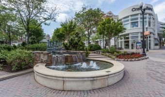 1301 N COURTHOUSE Rd N #812, Arlington, VA 22201