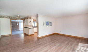 915 Sharondale Dr, Amherst, OH 44001