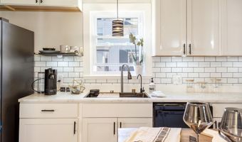 44 Sixth St, Auburn, ME 04210