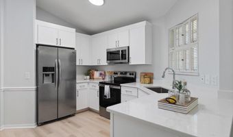 1193 LINKSIDE Ct E, Atlantic Beach, FL 32233