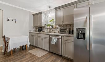 4540 Woodlow Dr, Bel Aire, KS 67220
