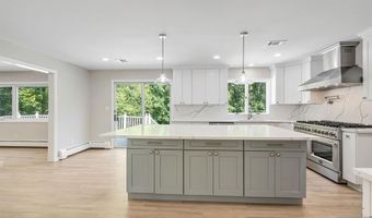 31 Gloria Dr, Allendale, NJ 07401