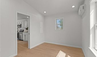 64 Burnside Ave, Narragansett, RI 02882
