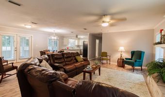 1712 Twin Lakes Dr, Bainbridge, GA 39819
