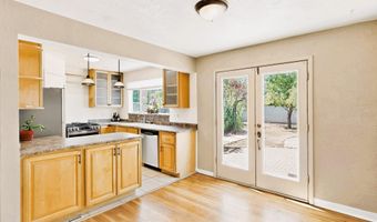 805 INDIANA St SE, Albuquerque, NM 87108