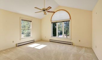 118 Stirling Pl, Burlington, VT 05408