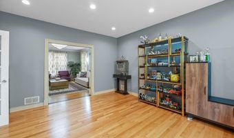 301 BERKLEY Ave, Belle Mead, NJ 08502