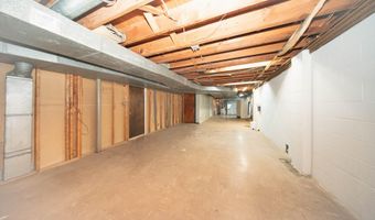 1365 Chalmers Dr, Ann Arbor, MI 48104