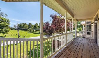646 S Country Estates Ln, Bloomfield, IN 47424