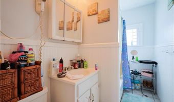 10 Walnut St, East Providence, RI 02914