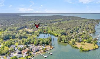 107 Jacks Ln, Bonneau, SC 29431