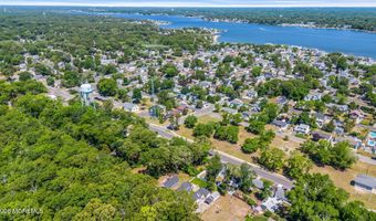 375 E Barnegat Ave, Bayville, NJ 08721