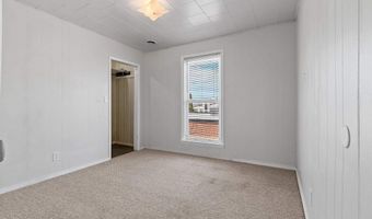 323 5TH St, Algoma, WI 54201