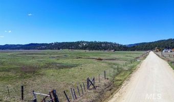 10130 Round Valley Rd, Cascade, ID 83611