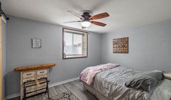 1304 S 10th St, Adel, IA 50003