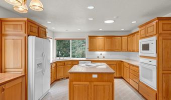 3475 Valley View Dr NW, Albany, OR 97321