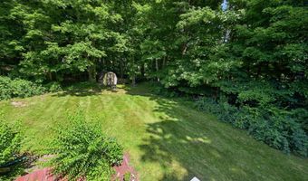 3 Birchcrest Dr, Danbury, CT 06811