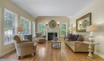 21 Wiggin Rd, Bedford, NH 03110