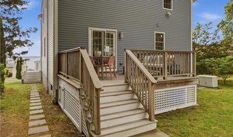 11 King Philip Ave, Bristol, RI 02809