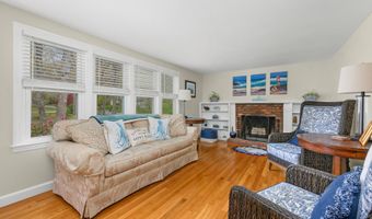 122 Salt Rock Rd, Barnstable, MA 02630