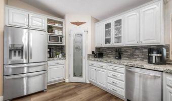 3915 Palomar Dr, Fallbrook, CA 92028