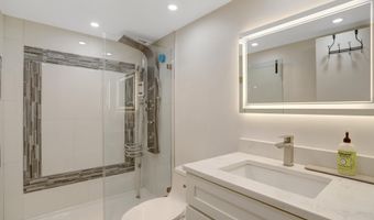 205 YOAKUM Pkwy 314, Alexandria, VA 22304