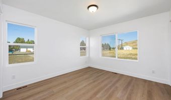 8 Punkin Center Rd, Bellevue, ID 83313