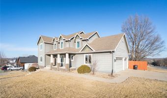923 S 10th St, Adel, IA 50003