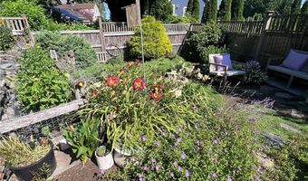 11 Harbor St, Jamestown, RI 02835
