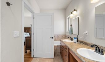 9222 BELL Ln, Cheyenne, WY 82009