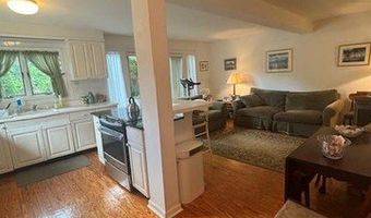 89 Hampton Ave, Albertson, NY 11507