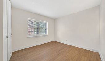 198 Lake Shore Road 2, Boston, MA 02135