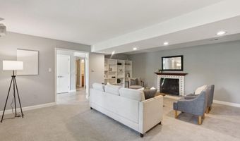 9821 BETTEKER Ln, Potomac, MD 20854