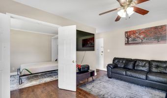 4943 AMERICANA Dr D-102, Annandale, VA 22003