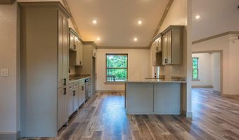 405 Lumpkin Dr, Batesville, AR 72501