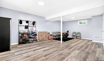 166 Pleasant Ave, Bergenfield, NJ 07621