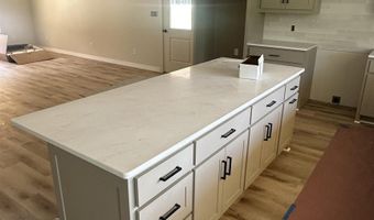 6892 Detonti Rd, Bauxite, AR 72011