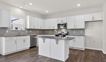 55 Green Laurel Dr, Angier, NC 27501