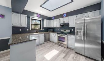 20 Woodland Rd, Bayville, NJ 08721