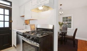 1033 N MONROE St, Arlington, VA 22201