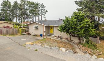 1214 Ransom Ave, Brookings, OR 97415