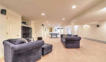 60 Pheasant Dr, East Greenwich, RI 02818