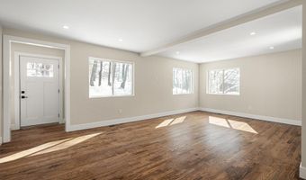 6 Juniper Ridge Dr, Danbury, CT 06811
