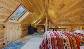 15 N Ridge Rd, Beaver Cove, ME 04441