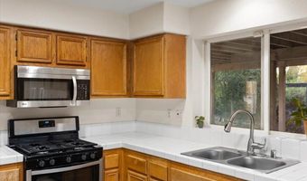 609 Jacks Creek Rd, Escondido, CA 92027