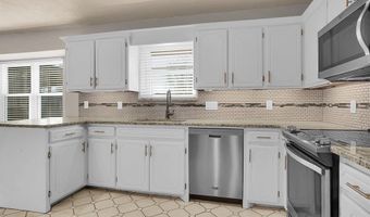 605 Cambridge Dr, Altus, OK 73521