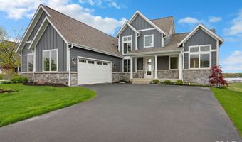 40561 N Newport Dr, Antioch, IL 60002
