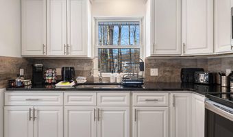 113 BIRCHWOOD Rd, Blakeslee, PA 18610